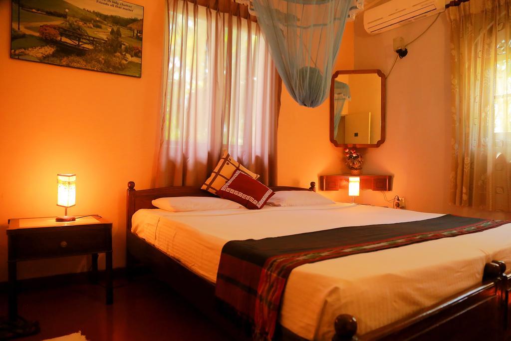 Holiday Nest Bed & Breakfast Ваддува Экстерьер фото